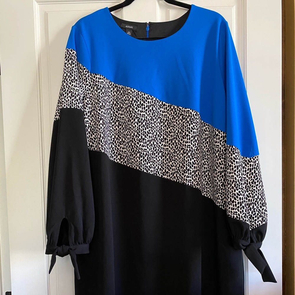 Beautiful never worn cool patterned dress